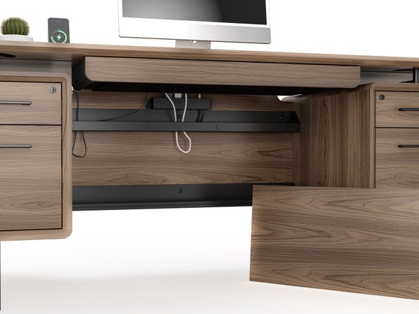 Linq Executive Desk
